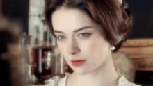  M.Aleksandrova的眼神真的好飒，好爱这种疯批狠心的大女主。