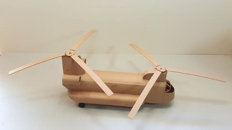 创意手工:牛人用硬纸板制作的直升机!最后竟真的飞起来了?