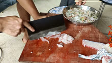 实拍广西横县鱼生制作过程，当地招呼客人的美食，你敢吃吗？