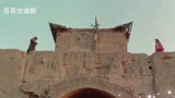 《大话西游》中孙悟空和紫霞仙子站立的城门楼，《红高粱》的月亮门🌙