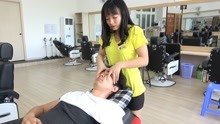 韩国哥保罗体验越南理发店按摩，专挑门牌妹子