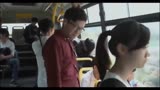 《中国刑警》混混在公交上犯案，没想姑娘是刑警，一巴掌甩他脸上