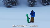 男人被困冰山，却不幸掉入湖里为了捡个塑料袋差点淹死！＃雪山奇迹