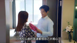 灿烂的转身：女人在丈夫的包里，竟然发现了女士内衣