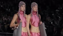 Gucci 双胞胎模特秀场，美女大型T台秀，奢侈品时装秀