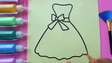 彩色沙滩彩绘连衣裙学习颜色儿童玩具视频给孩子们粉红女孩