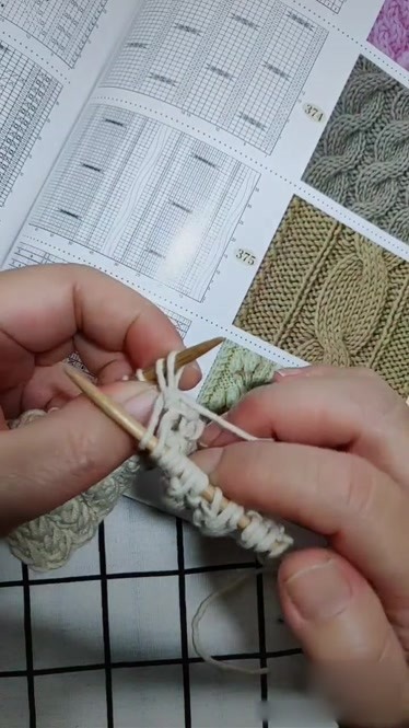 棒针花型的编织鱼骨针的织法手工毛衣