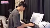 防弹少年团金硕珍钢琴演奏《千与千寻》OST，今天是钢琴小王子