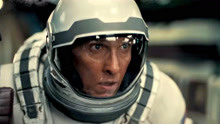 《星际穿越》（Interstellar）是克里斯托弗·诺兰执导的一部原创科幻冒险电影，由马修·麦康纳、安妮·海瑟薇、杰西卡·查斯坦及迈克尔·凯恩主演