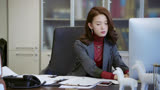 陈瑶-李纨-现代-办公室办公看手机-橙红年代-女