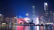 大家一起来看看今年晚上珠江新城的灯光夜景，比以前的漂亮多了