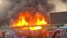 2021年12月22日06时57分，广州119指挥中心接报番禺区大龙清河市场一店铺发生火灾警情