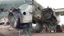 俄战机被乌导弹击中，一侧发动机被打烂仍成功返航，飞行员获奖章