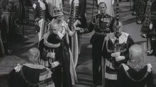 1960年，女王伊丽莎白二世参加议会开幕式，场面真宏大！