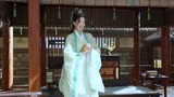 长月烬明花絮：白鹿片场撸猫