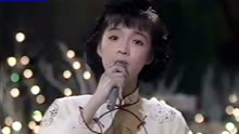 1988年陈慧娴与蔡枫华现场演唱天龙八部主题曲，与原唱相比如何？