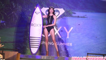 台湾美女泳装秀（4），超模化身海边游客展示各式泳衣造型！
