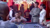 出生入死：鬼子偷袭赌场，不料赌徒竟是暗器高手，扑克牌也能杀人