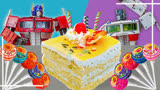 变形金刚：威震天探索蛋糕美食的甜蜜世界，和擎天柱一起快乐分享