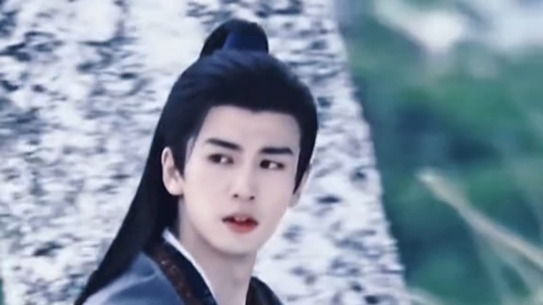 Watch the latest 张凌赫新剧路透，古装也太适配了#路透(2025