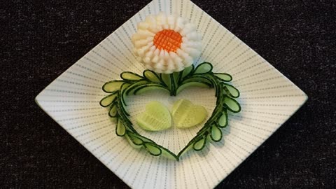 洋葱和黄瓜雕刻艺术拼盘,这个爱心,一定要给爱人吃