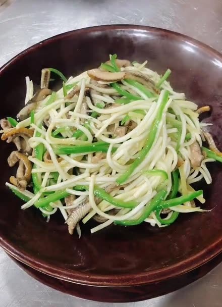 菜品如人品,用心做菜,誠心待人……青椒茭白炒鱔絲