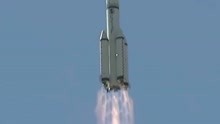 6月17日9时22分,长征二号F火箭在酒泉卫星发射中心点火起飞,托举着神舟十二号飞船飞向太空。