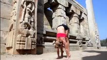 Yoga Handstand: Adho