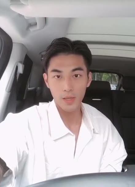 二龙转老火锅# 最帅老板,二龙转火锅成都林更新～ 6767