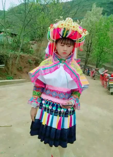 纳雍小花苗服饰图片