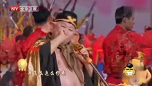 北京春晚：73岁的猪八戒马德华台上唱跳，台下宋丹丹双手点赞