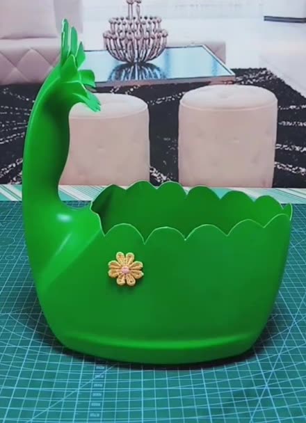 洗衣液桶改造一个小花盆儿