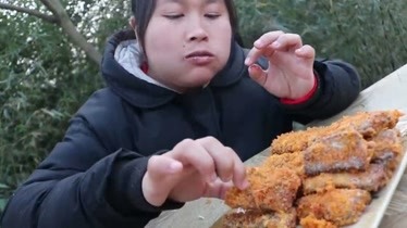 陳說美食買4條海魚煎熟噴香非常鮮手拿著啃別有一番風味