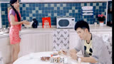 ＃爱情公寓3  卧龙：把别人的巧克力融化晒干就是自己的巧克力，凤雏：含块巧克力喝