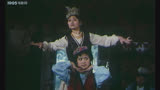 1985石荣电影《戈壁残月》，哈萨克姑娘的歌舞非常精彩，手型特别漂亮，是美的象征