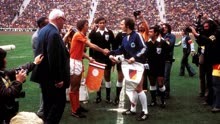 1974年世界杯决赛贝肯鲍尔VS克鲁伊夫：西德夺冠使尽盘外招